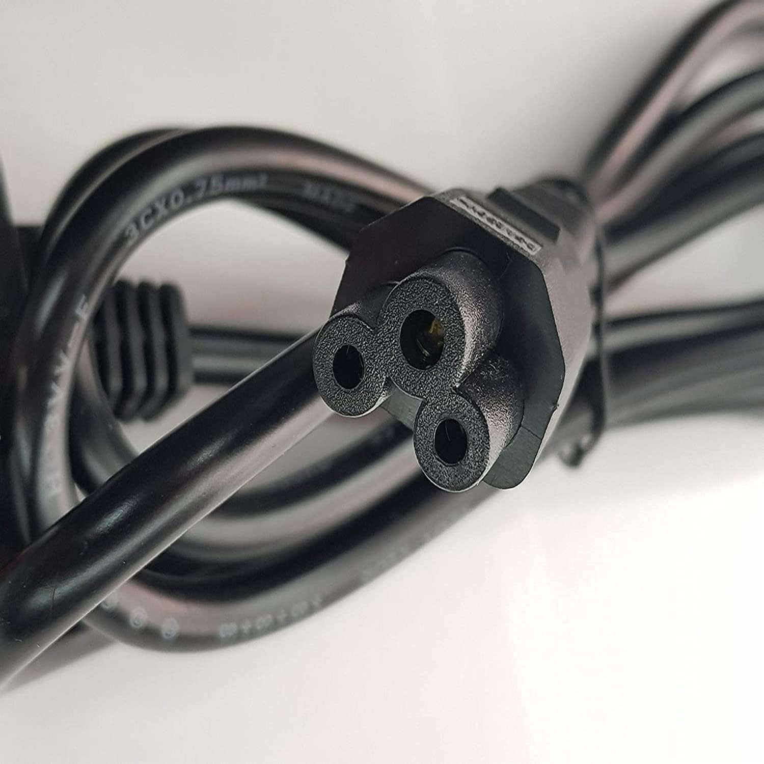 Laptop Power Cable - UK plug to C5 3 pin Laptop power lead - Image 2